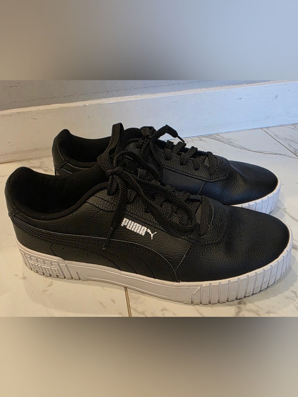 Puma Black Leather Low-Top Women's Sneakers with White Ridged Sole